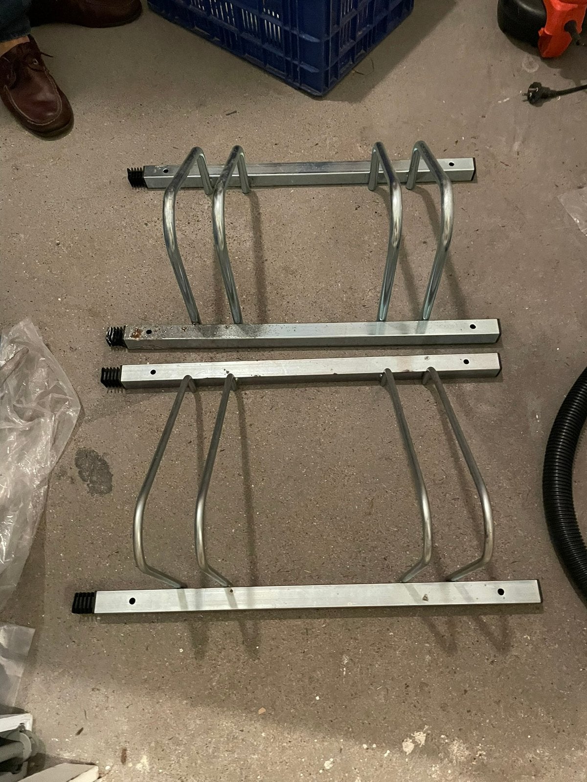 Lot de 2 supports à vélos (4 vélos), Vélos & Vélomoteurs, Enlèvement, Comme neuf