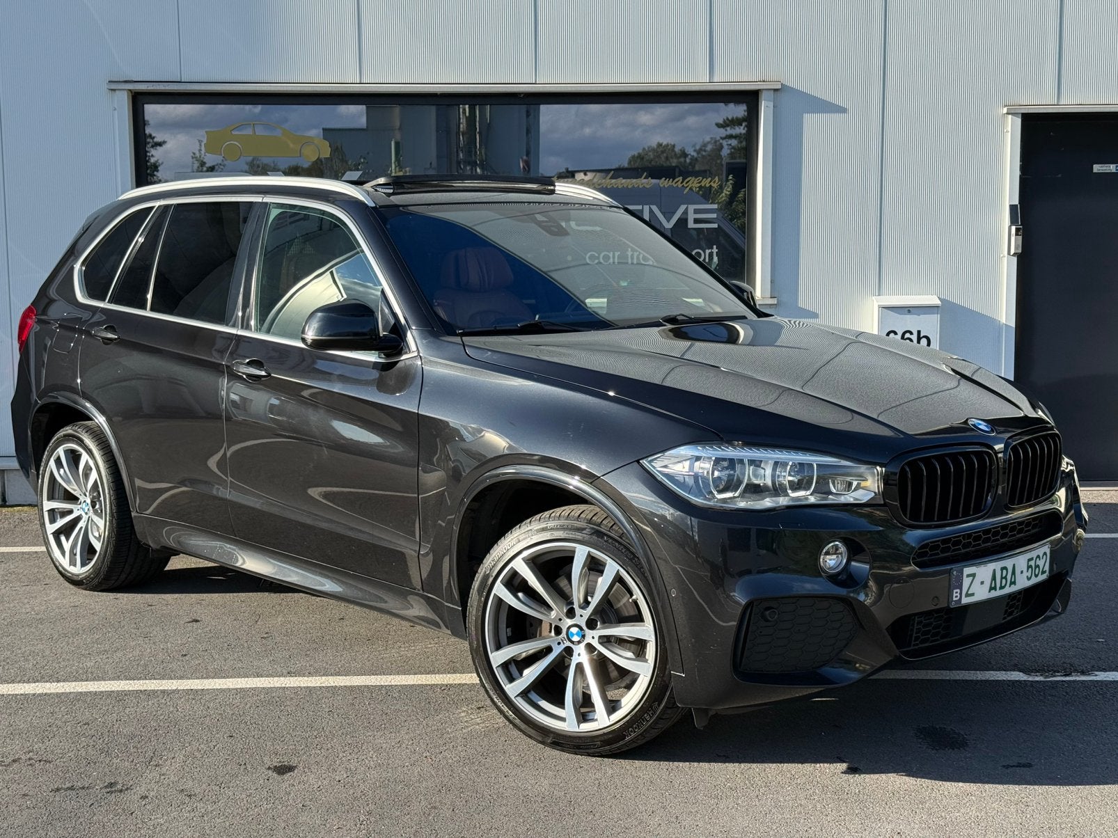 BMW X5 F15 xDrive 40D PANO - HUD - H/K - TREKHAAK, Auto's, Automaat, Dealer onderhouden, 230 kW, 2993 cc