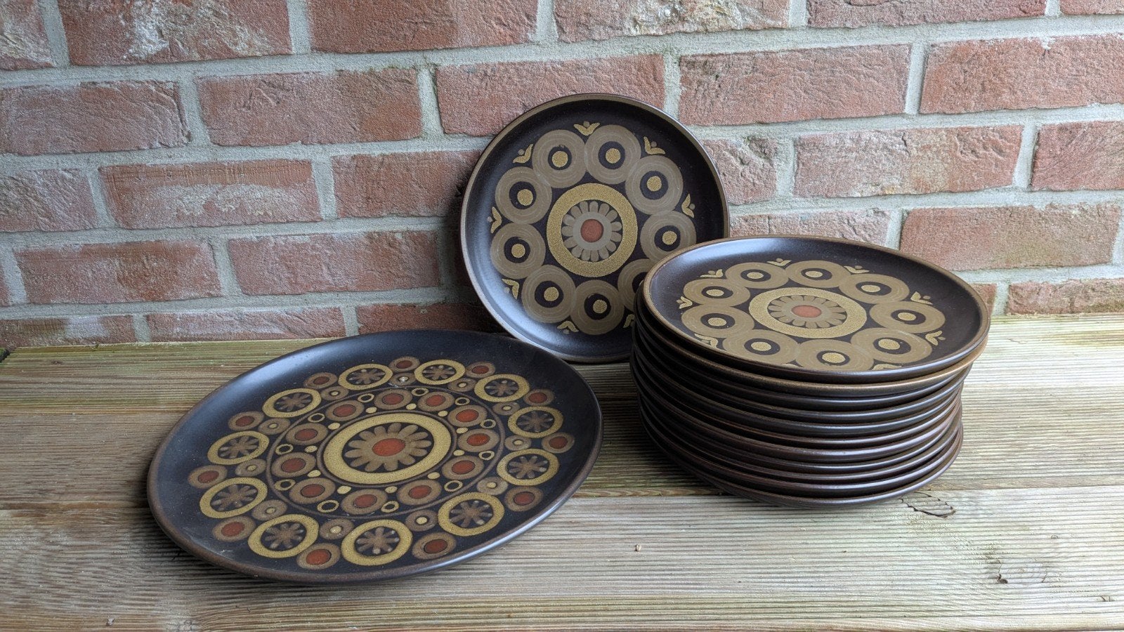 Volledig zandsteenservies uit 101 stuks - Denby Arabesque (V, Huis en Inrichting, Woonaccessoires | Onderzetters, Ophalen