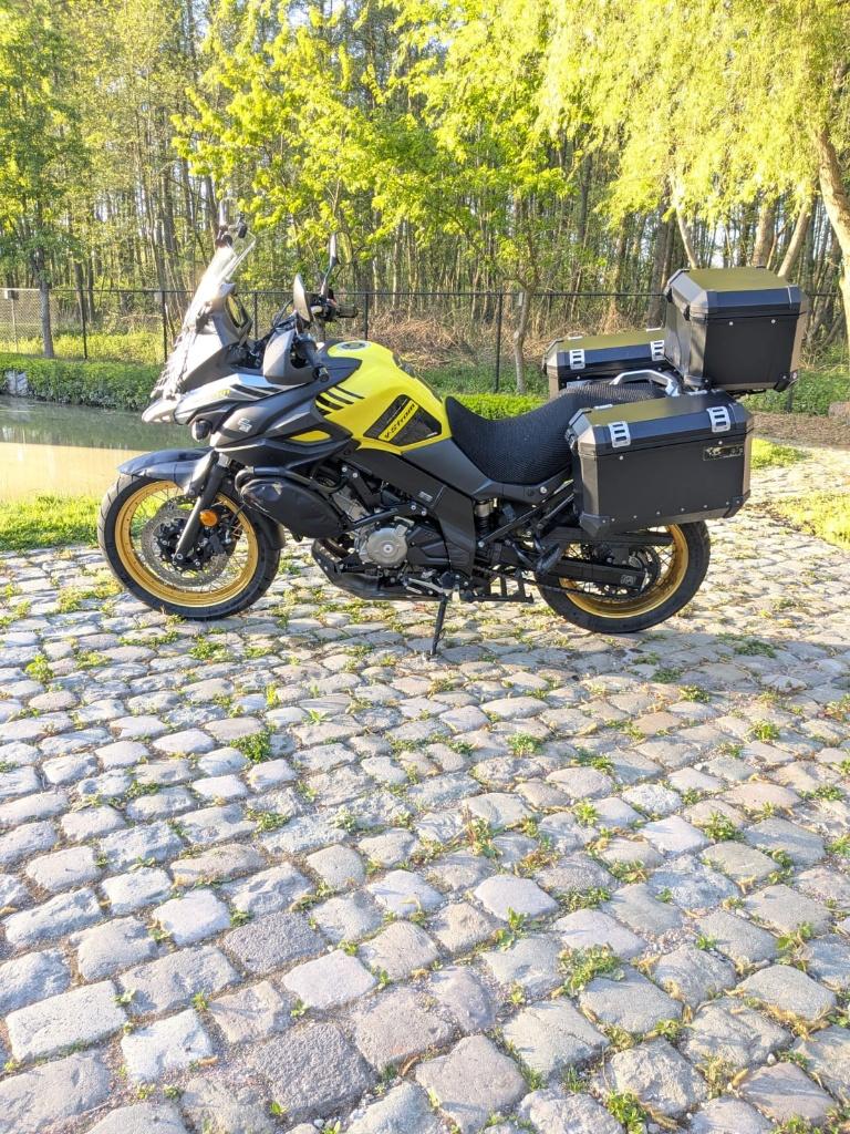 Suzuki V-strom DL650XT * Reisklaar * Verlaagd, Motoren, Motoren | Suzuki, 2 cilinders, Motorrijbewijs A, Bedrijf, Sportuitlaat