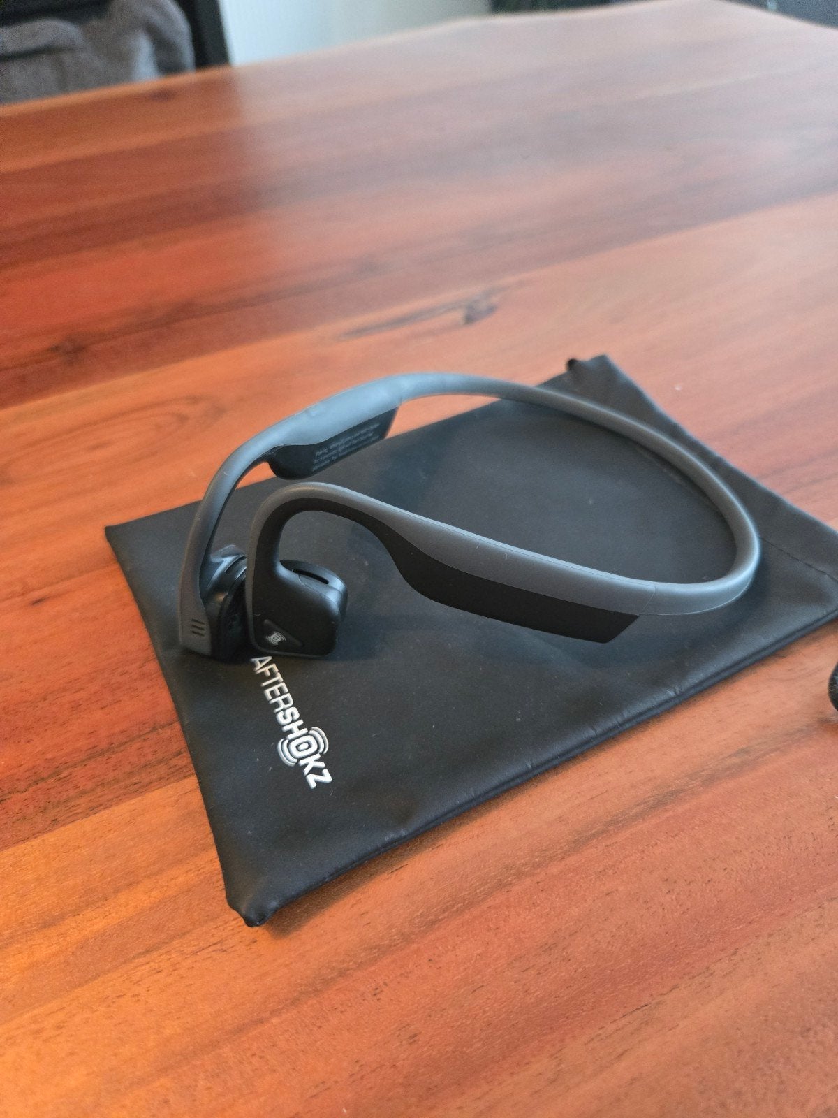 Shokz / Aftershokz Titanium bone conducting headphones, Conduction osseuse, Enlèvement ou Envoi, Comme neuf, Shokz