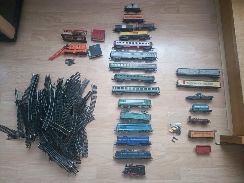 Lot de trains ( nombreuses locomotives et wagon ), Enlèvement, Utilisé