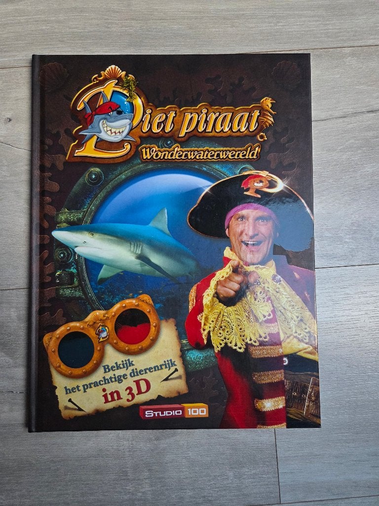Boek Piet Piraat studio 100, Ophalen, Zo goed als nieuw