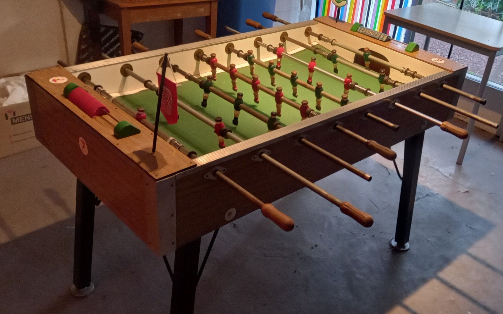 Tafelvoetbal, Ophalen