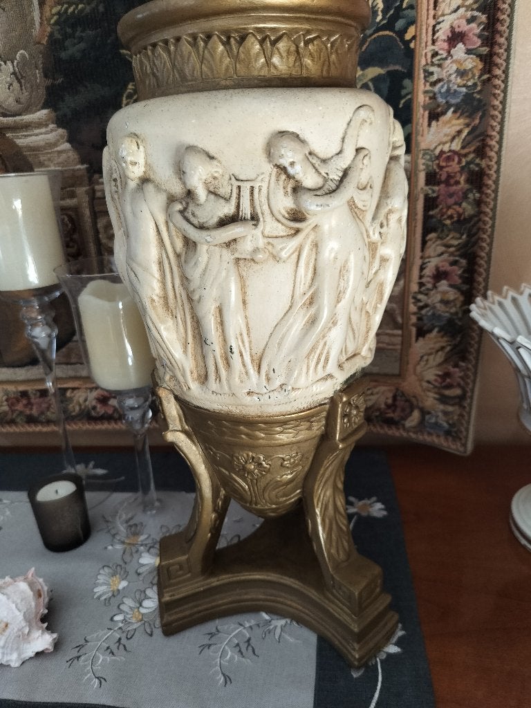 Vase urne style néoclassique, Ophalen
