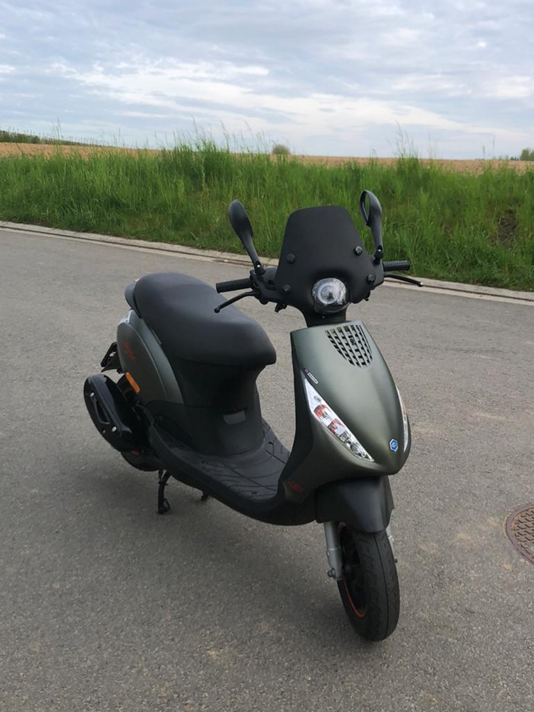 piaggio zip A   2022, Fietsen en Brommers, Scooters | Piaggio, Ophalen, Zip, Klasse A (25 km/u), Zo goed als nieuw