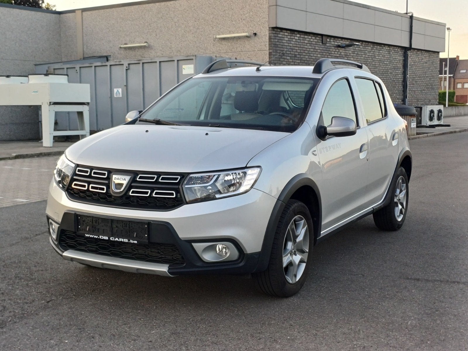 Dacia Sandero Stepway 1.0 Tce 90ch Automatique 14 000 km 201, Autos, Dacia, 90 kW, Argent ou Gris, Achat, Euro 6