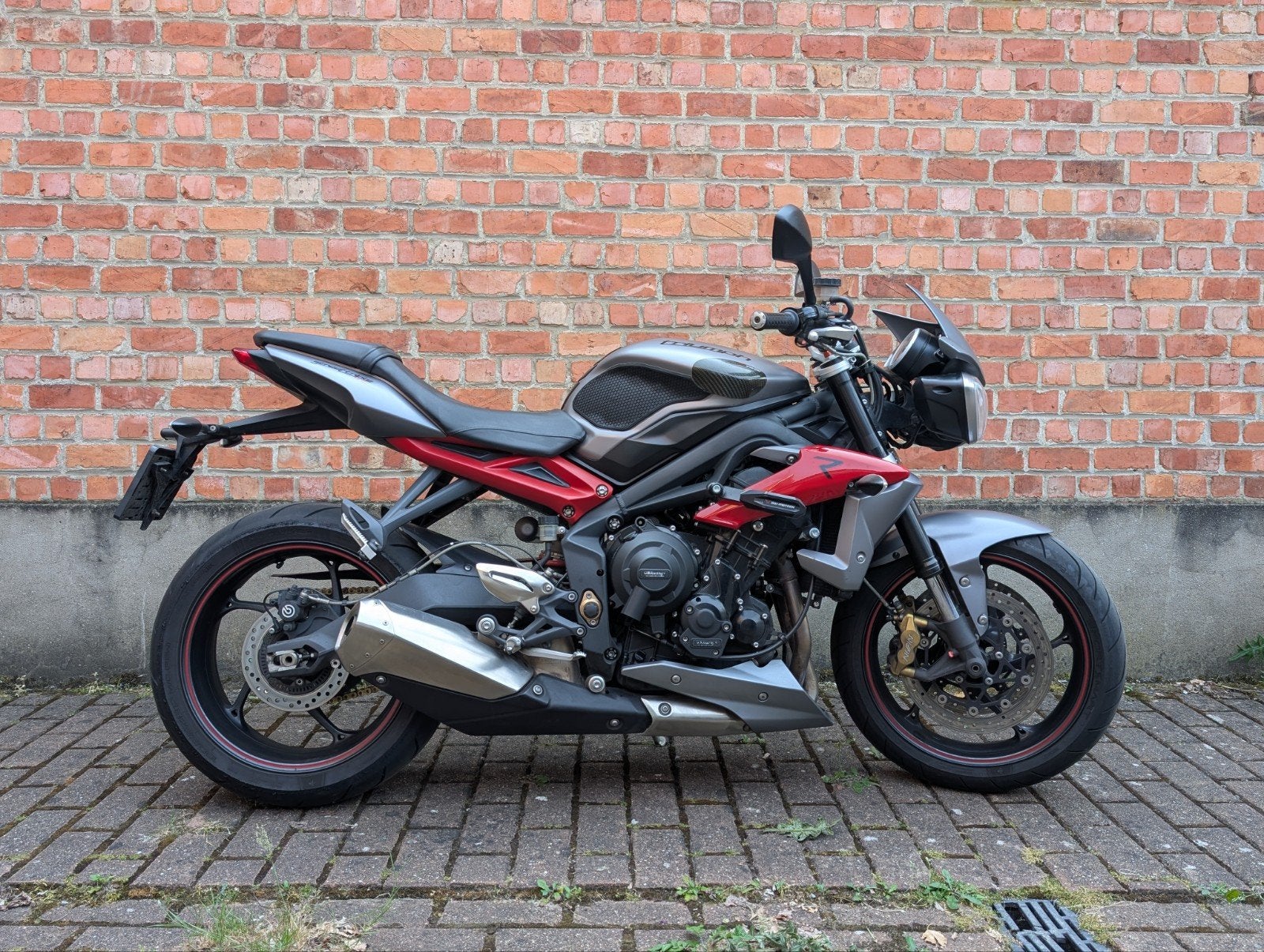 TRIUMPH STREET TRIPLE R 675 – 2014, Particulier, 3 cylindres