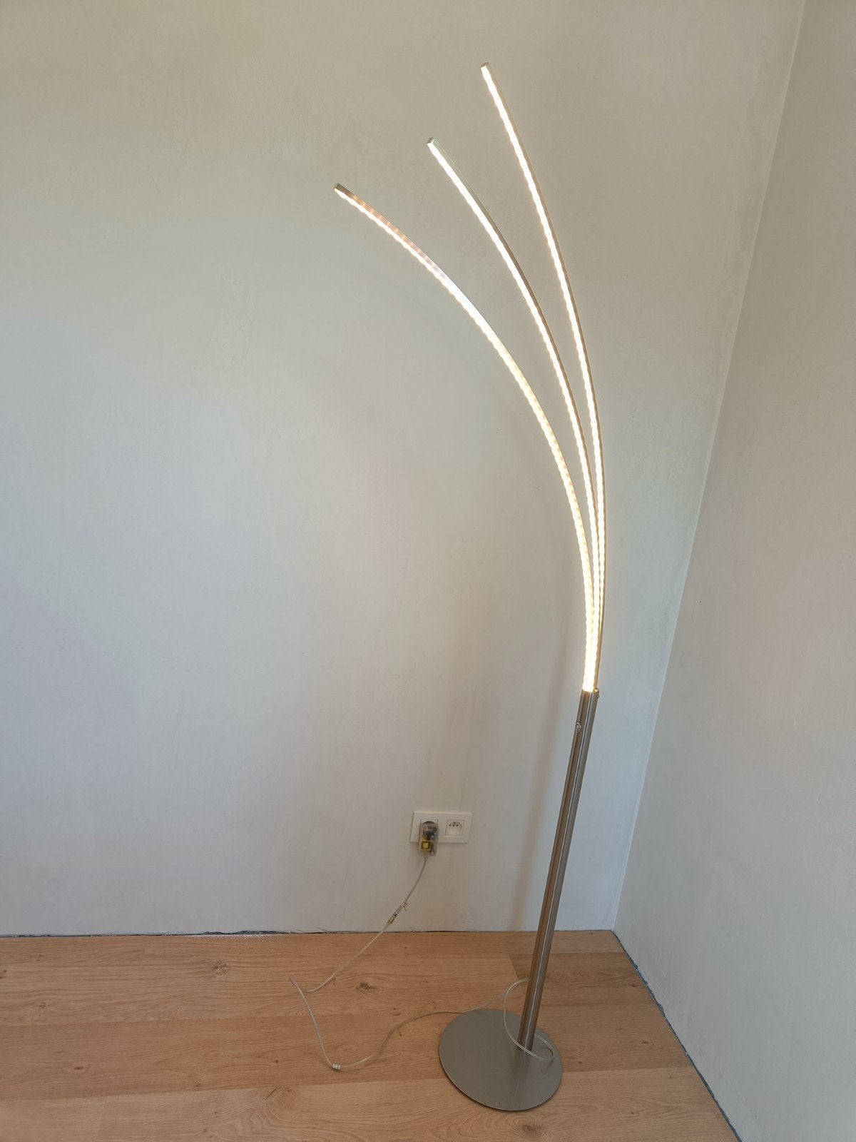 Gebogen LED vloerlamp, Ophalen, Gebruikt, Metaal, 150 tot 200 cm