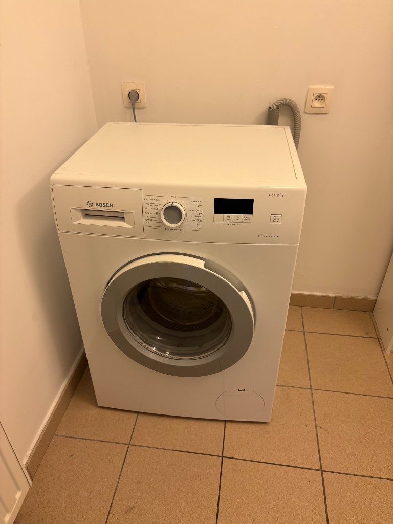 Lave-linge 7kg Bosch, 6 à 8 kg, Programme lavage à la main, Chargeur frontal, Enlèvement
