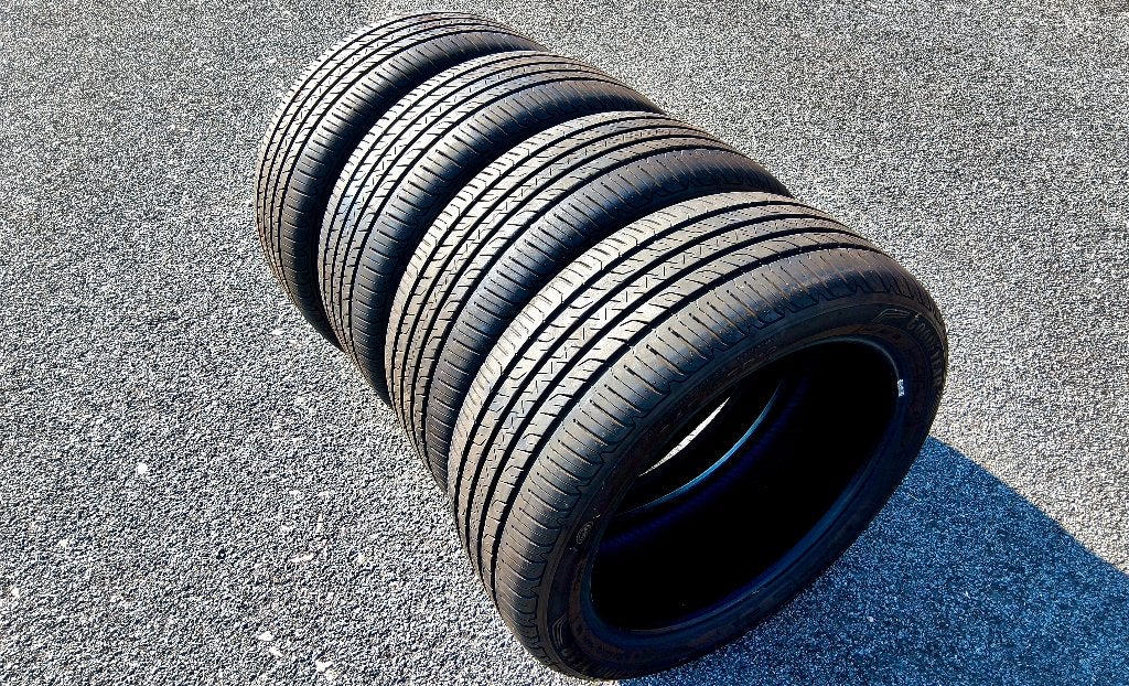 Très bons pneus été Goodyear 245/45-19, Autos : Pièces & Accessoires, 245 mm, Pneus été, Pneu(s), Utilisé