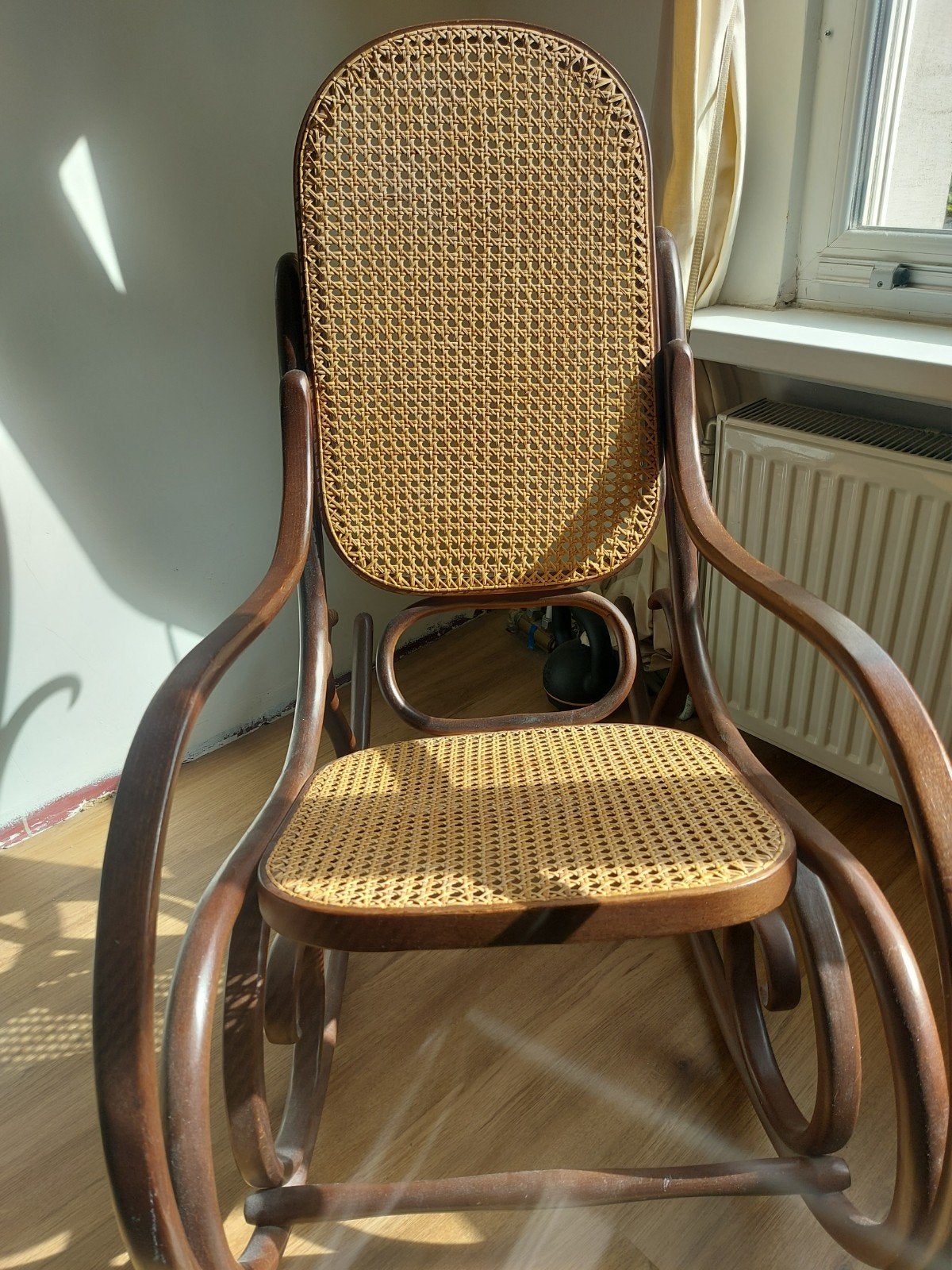 Vintage Schommelstoel in Thonet-stijl, Huis en Inrichting, Ophalen
