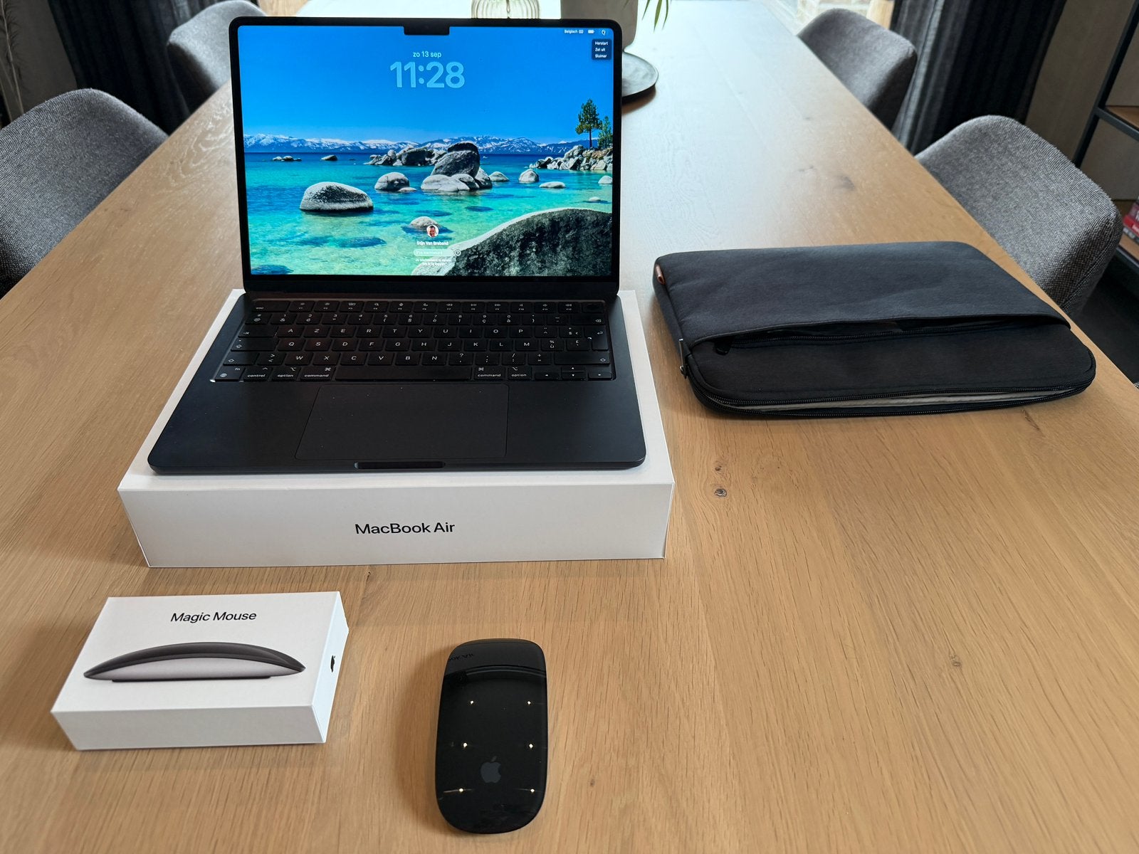 Apple - 13‑inch MacBook Air + magic mouse en hoes, Computers en Software, Ophalen of Verzenden, Zo goed als nieuw, 8 GB, SSD
