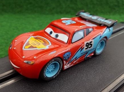 Carrera Go: Disney/Pixar Lightning McQueen ICE, Enfants & Bébés, Jouets | Circuits, Électrique, Enlèvement ou Envoi, Carrera, Circuit