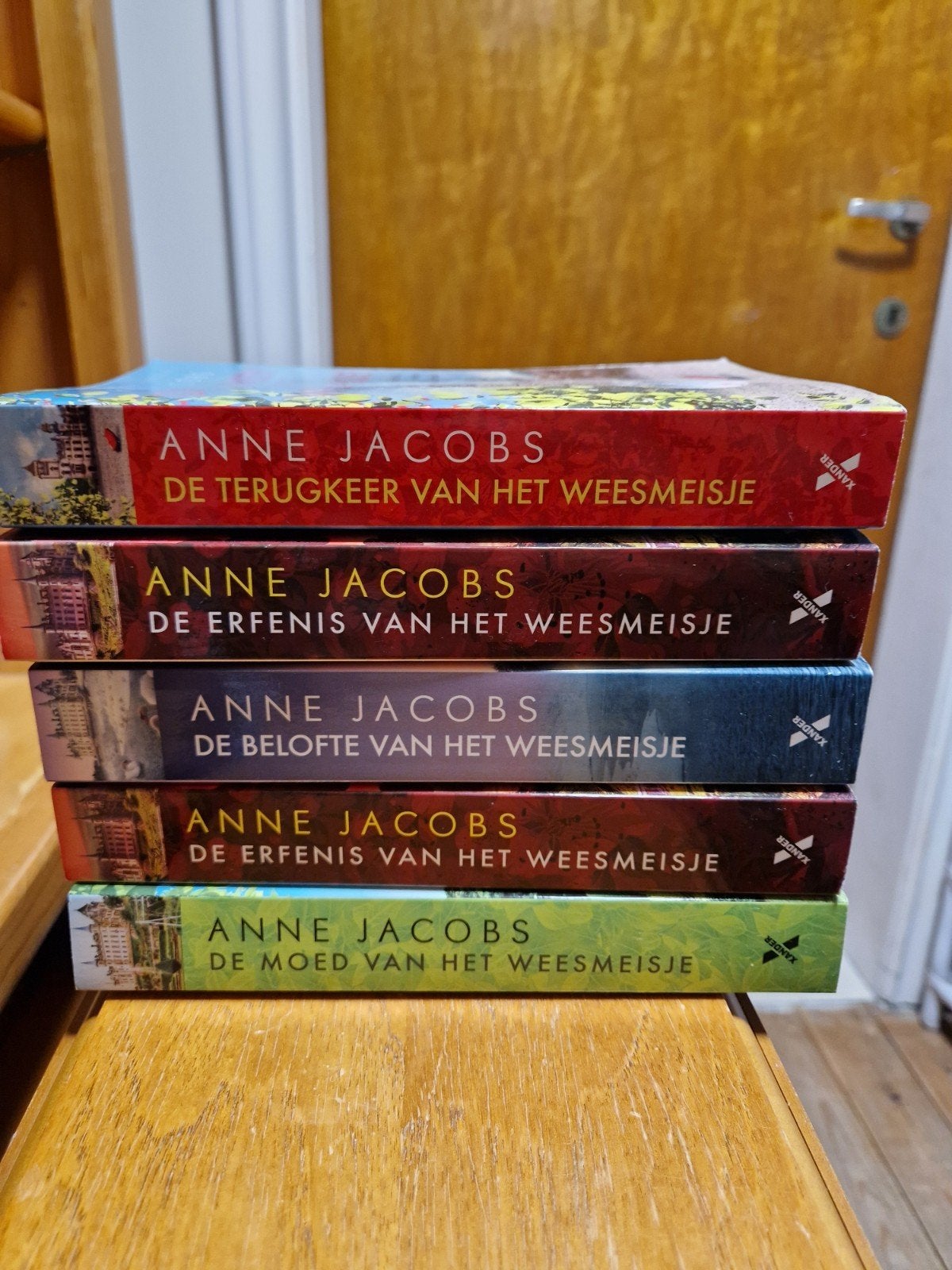 Boeken Anne Jacobs, Ophalen