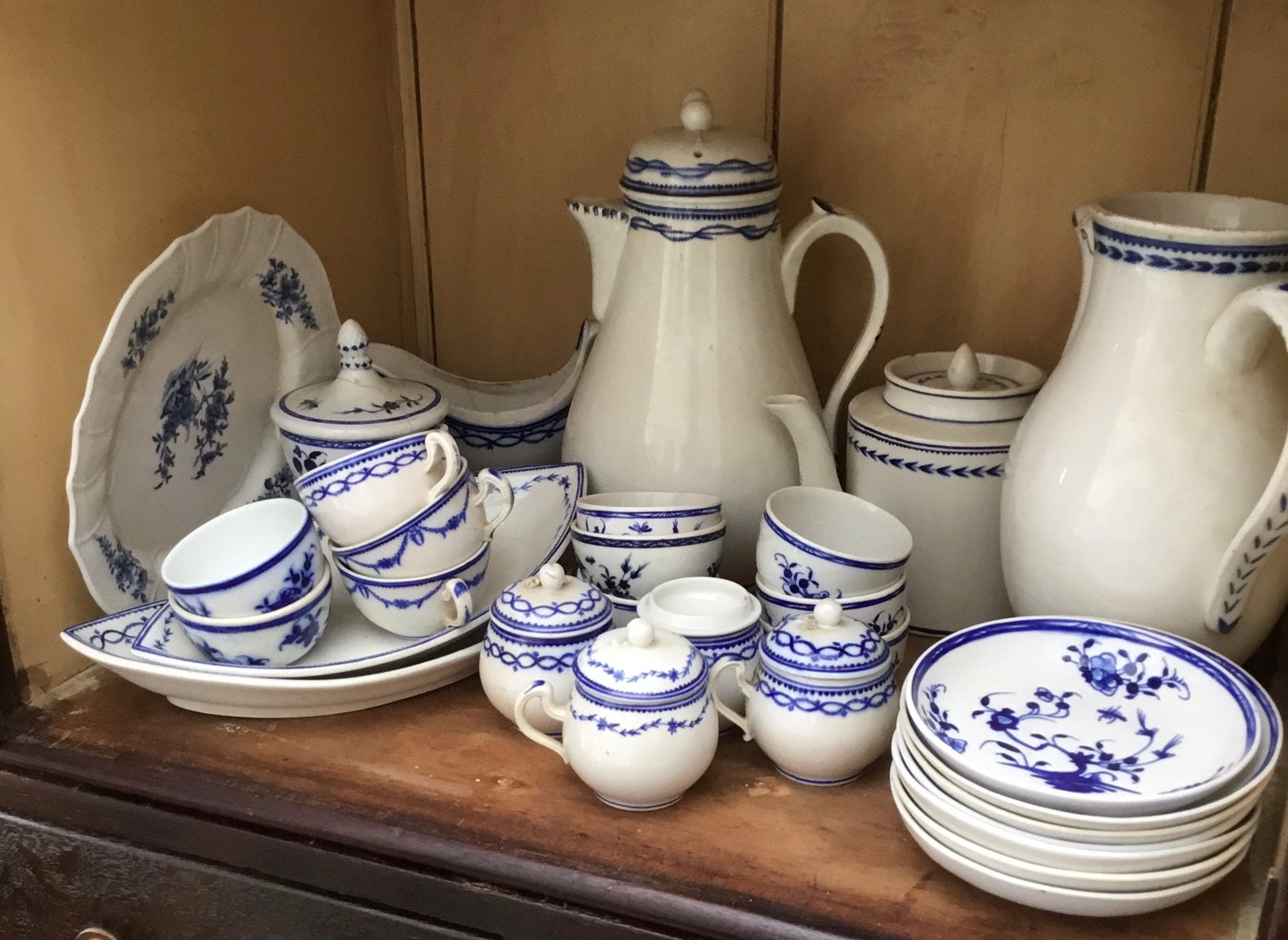 Porcelaine Tournai bleu, Antiquités & Art, Antiquités | Services (vaisselle) complet, Enlèvement
