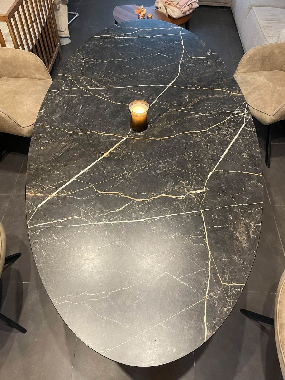 Eettafel te koop., Ophalen