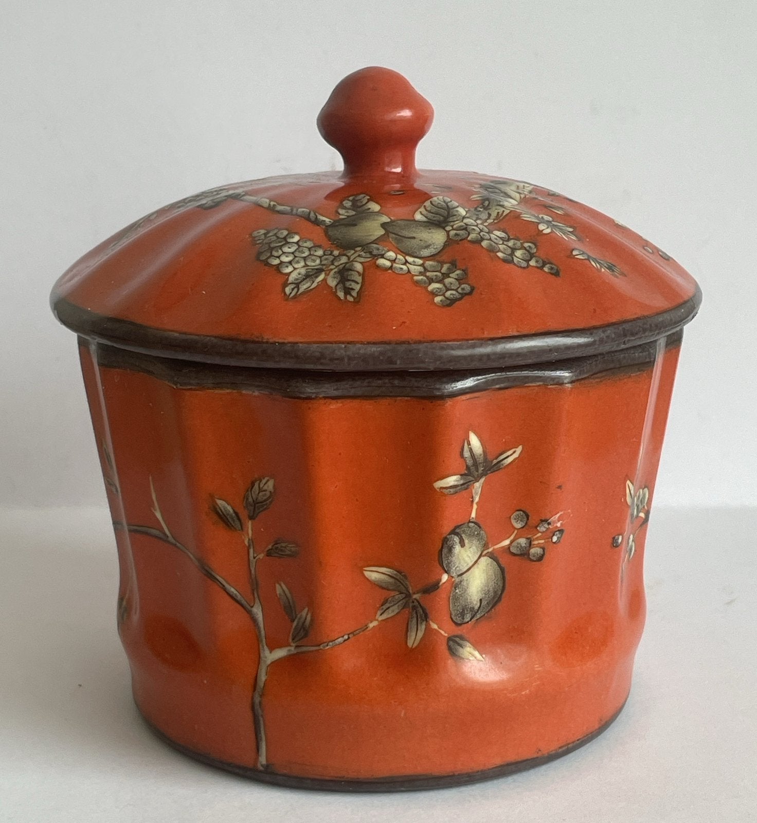 Pot avec couvercle en porcelaine, Chine, début 20ème siècle, Antiquités & Art, Enlèvement ou Envoi