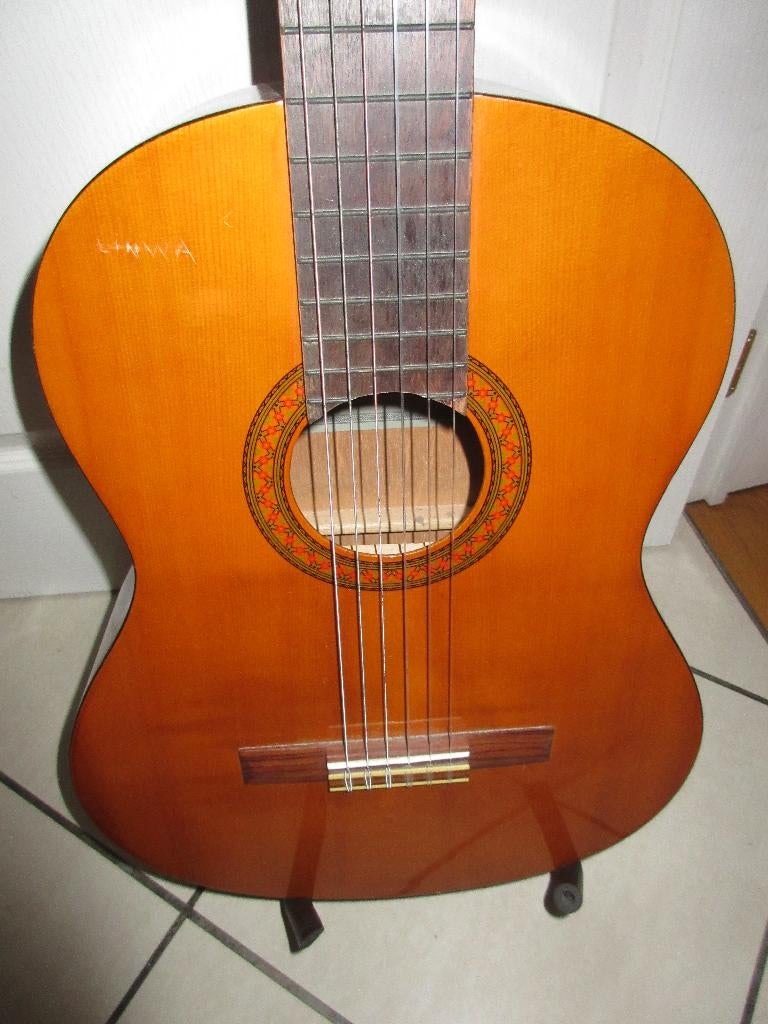 Gitaar Yamaha C40 met Stagg gitaarhouder in goede staat, Muziek en Instrumenten, Ophalen, Gebruikt, Klassieke of Spaanse gitaar