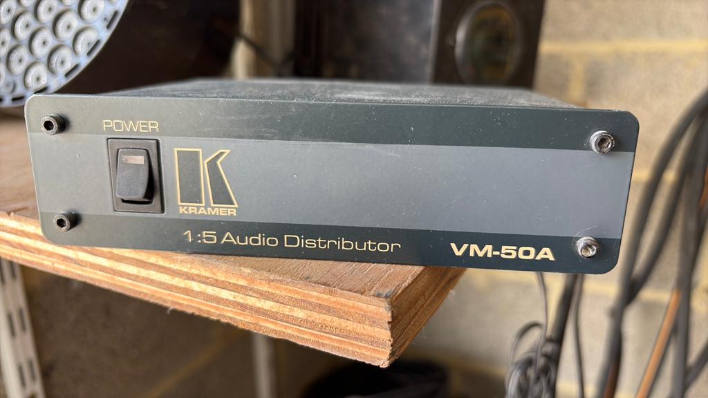 Audio distributor, Audio, Tv en Foto, Professionele apparaten, Ophalen, Zo goed als nieuw