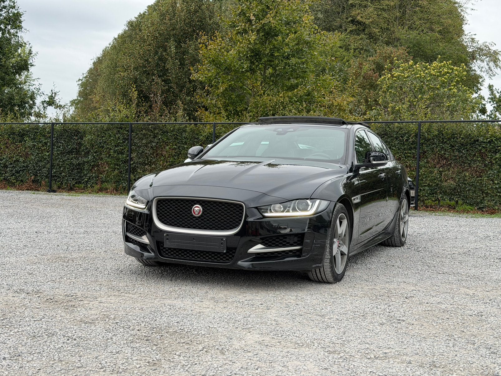 JAGUAR XE 2.0d R-DYNAMIC *R SPORT*180 PK*35.000 KM*AUTOMATIC, Cuir, Achat, Euro 6, Entreprise