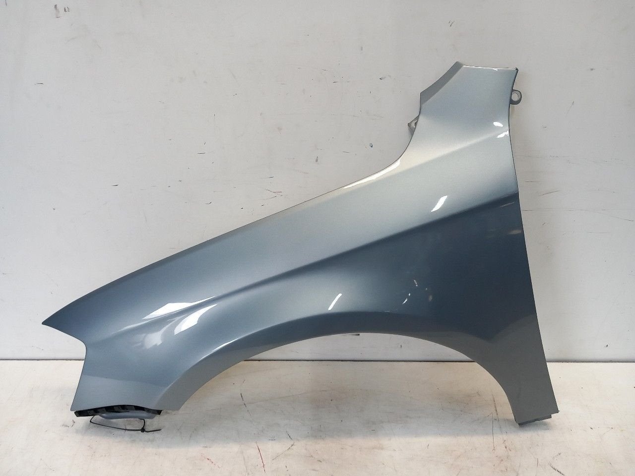 Spatbord links voor Volkswagen Passat, Auto-onderdelen, Onderdelen@venauto.nl, Van der Ven Autorecycling B.V., Gebruikt, Ettenseweg 76, 4706 PB Roosendaal, The Netherlands