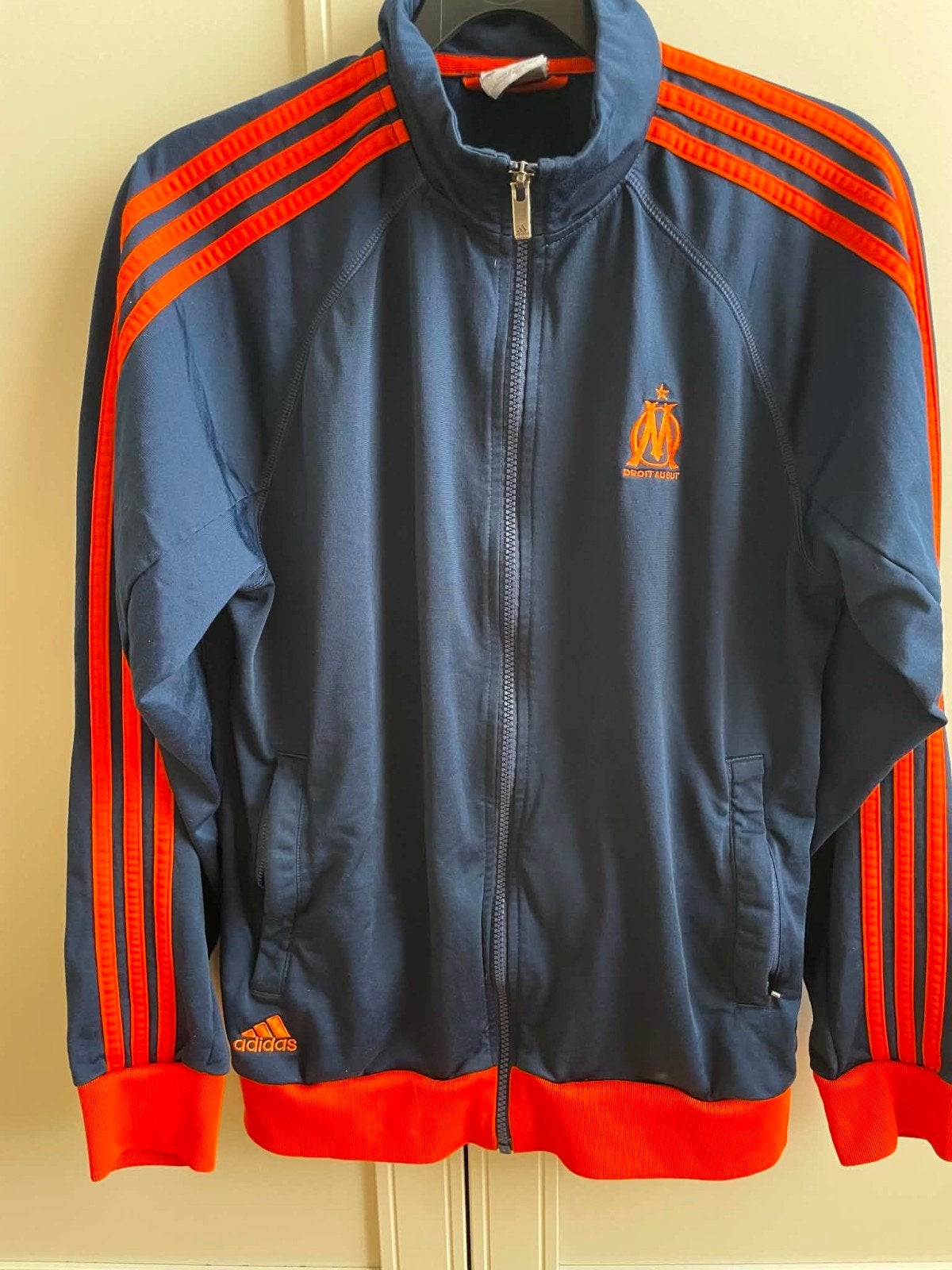 Gilet d'entraînement de l'Olympique de Marseille, Vêtements | Hommes, Vêtements de sport, Enlèvement