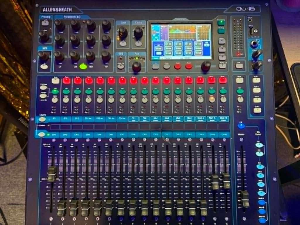 allen and heath qu 16, Enlèvement ou Envoi, Comme neuf, 20 canaux ou plus, Entrée micro