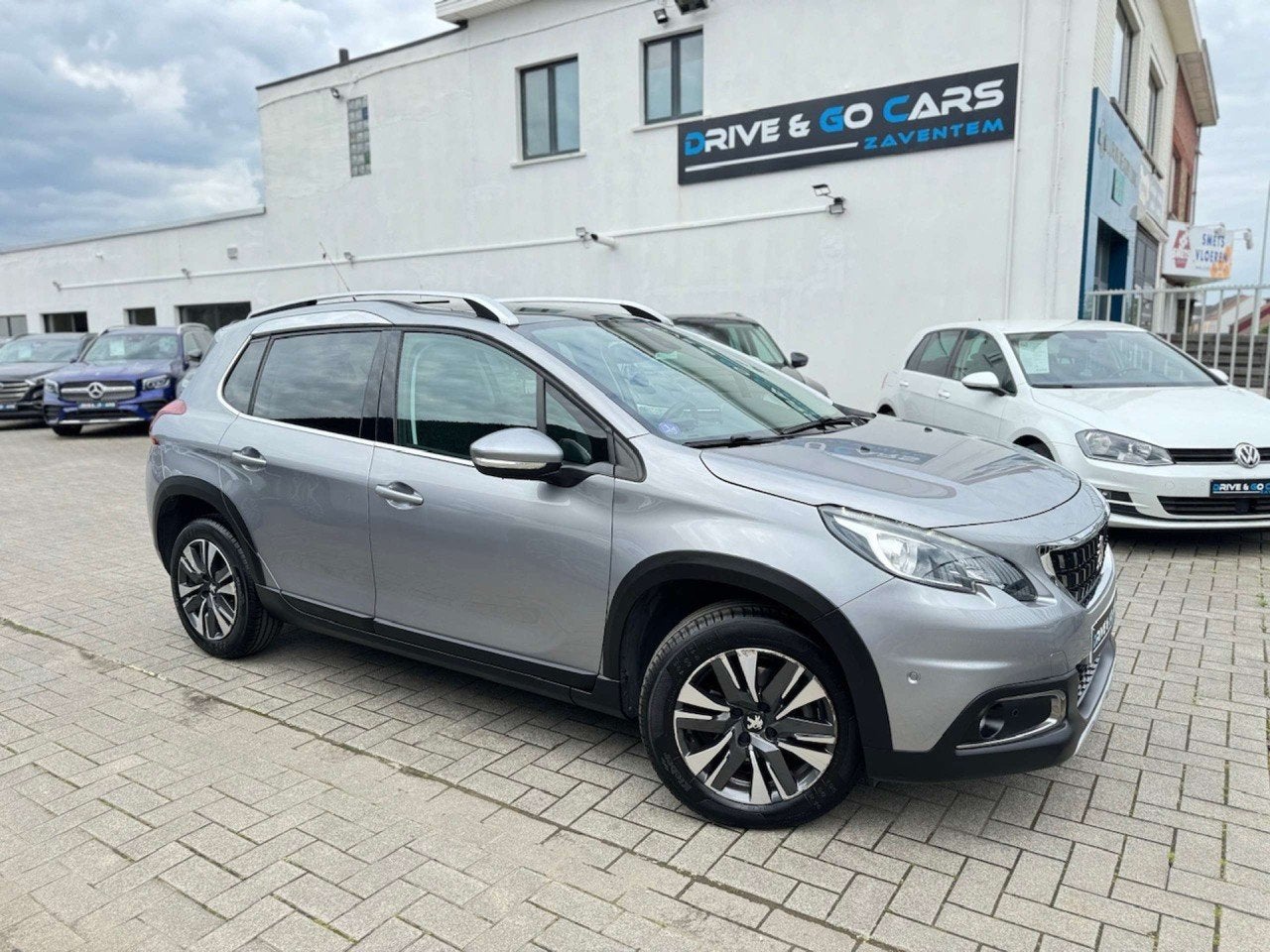 Peugeot 2008 1.2 Benzine Allure S * 1 JAAR GARANTIE * !, Auto's, Gebruikt, 1199 cc, USB, 5 zetels