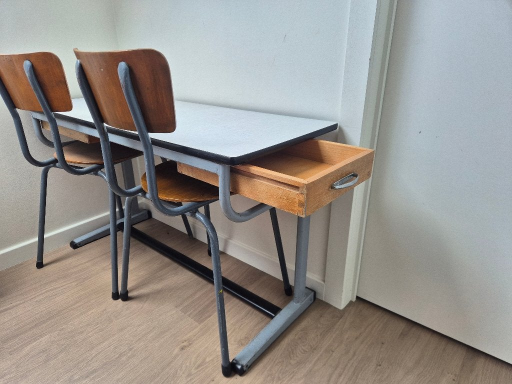 Banc d'école avec 2 chaises, Enlèvement, Utilisé, Table(s) et Chaise(s)