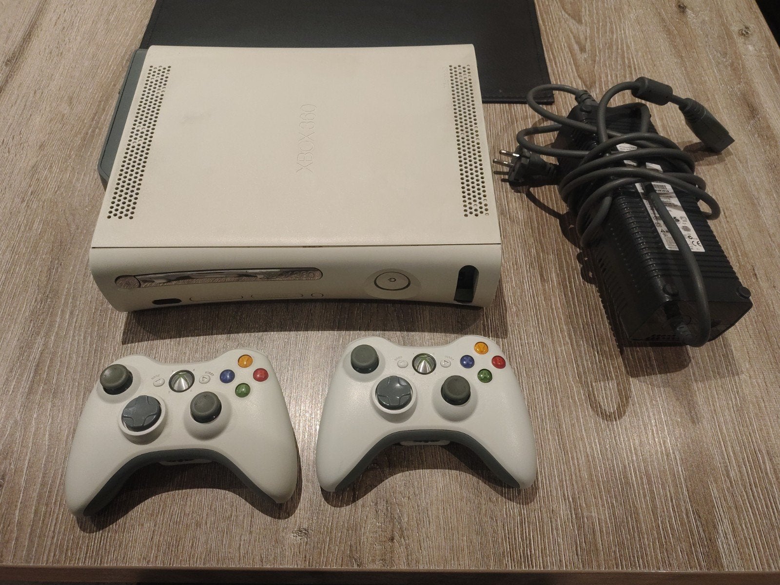Xbox 360 met JTAG RGH mod + 2 controllers en microfonen, Games en Spelcomputers, Ophalen of Verzenden, Met 2 controllers