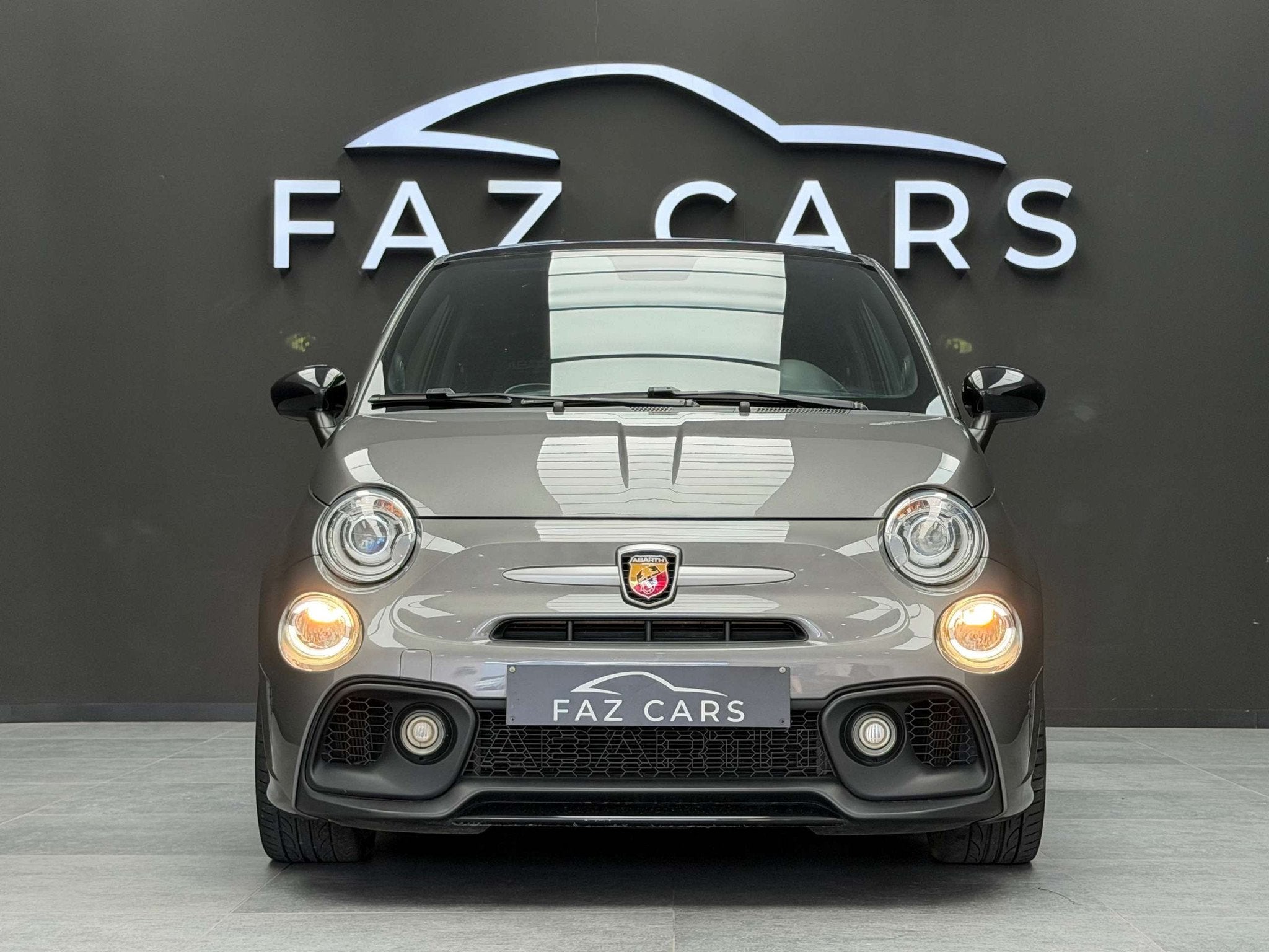 Fiat 595 Abarth 1.4 T-Jet * 1ER PROP + XENON + GPS + GARANTI, Autos, Achat, Euro 6, Entreprise, Boîte manuelle