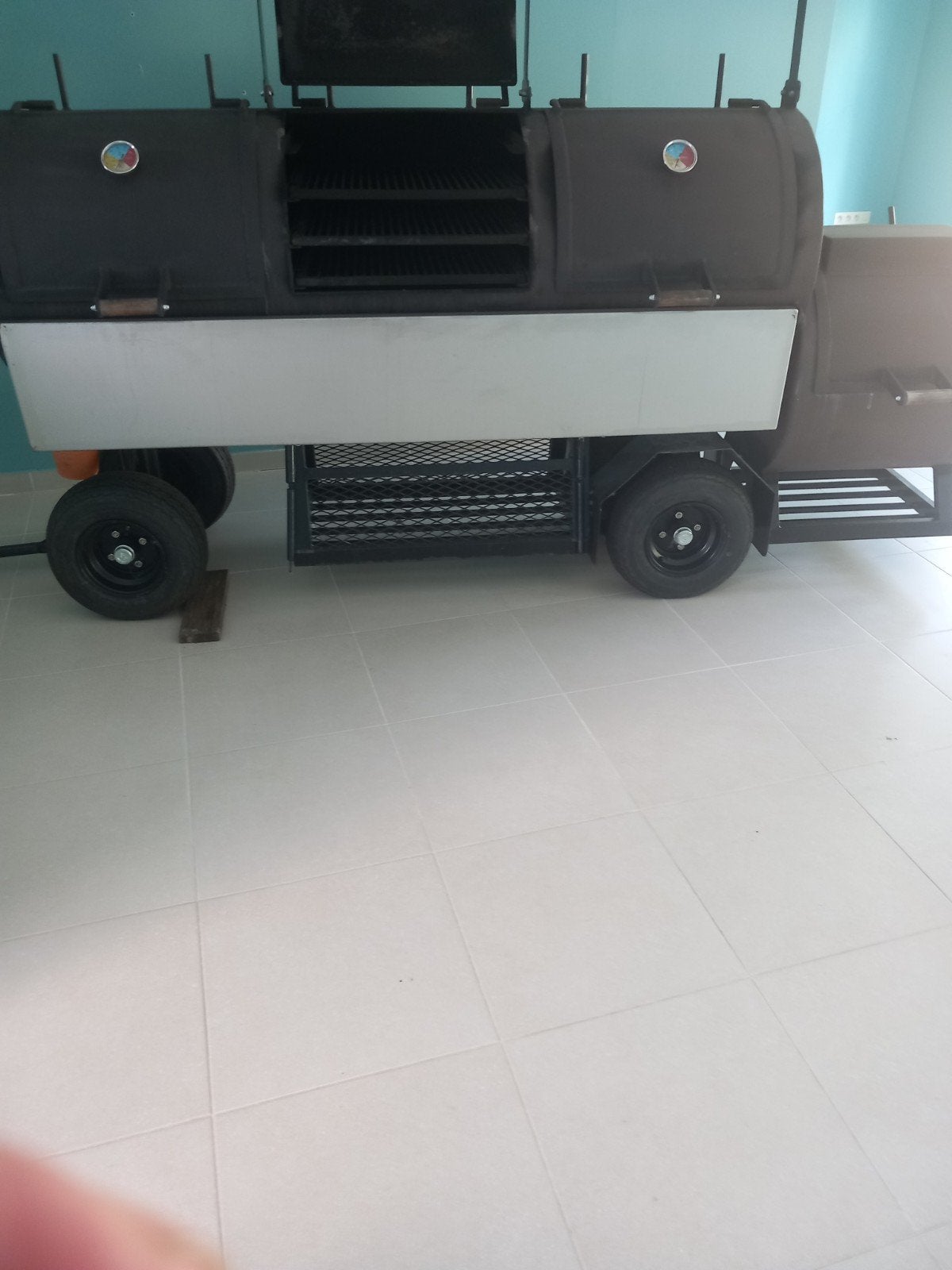 Wie komt ons team versterken zowel met bbq, bloemen fruit