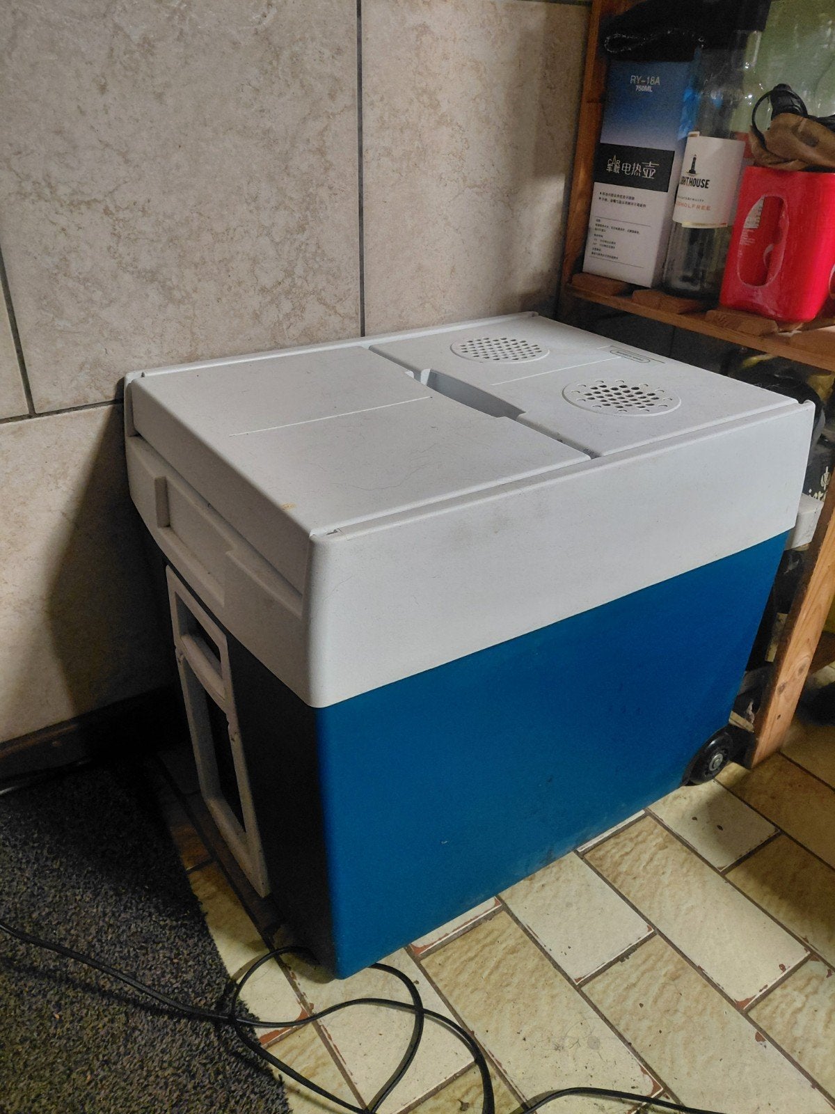 koelbox voor auto caravan  boot  12v/ 220v, Caravans en Kamperen, Ophalen, Koelbox