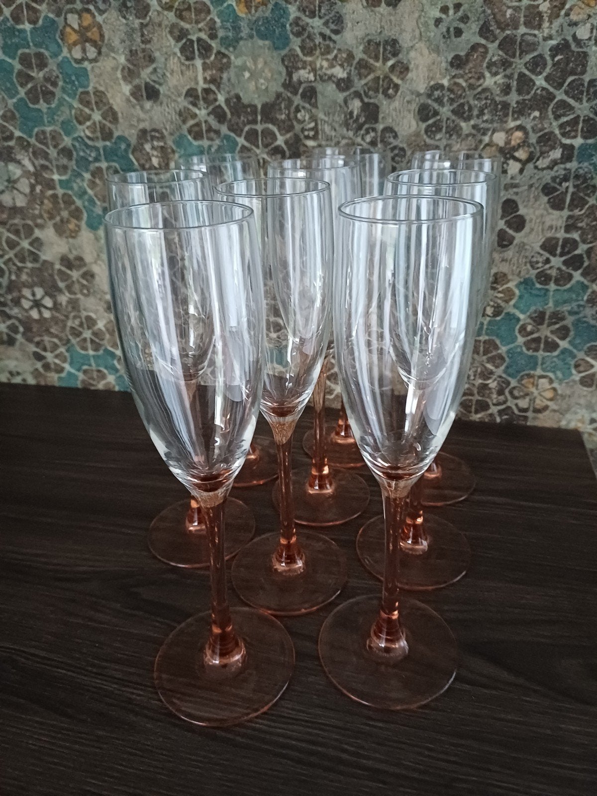verres à vin mousseux sur une base rose, Enlèvement, Comme neuf, Autres types