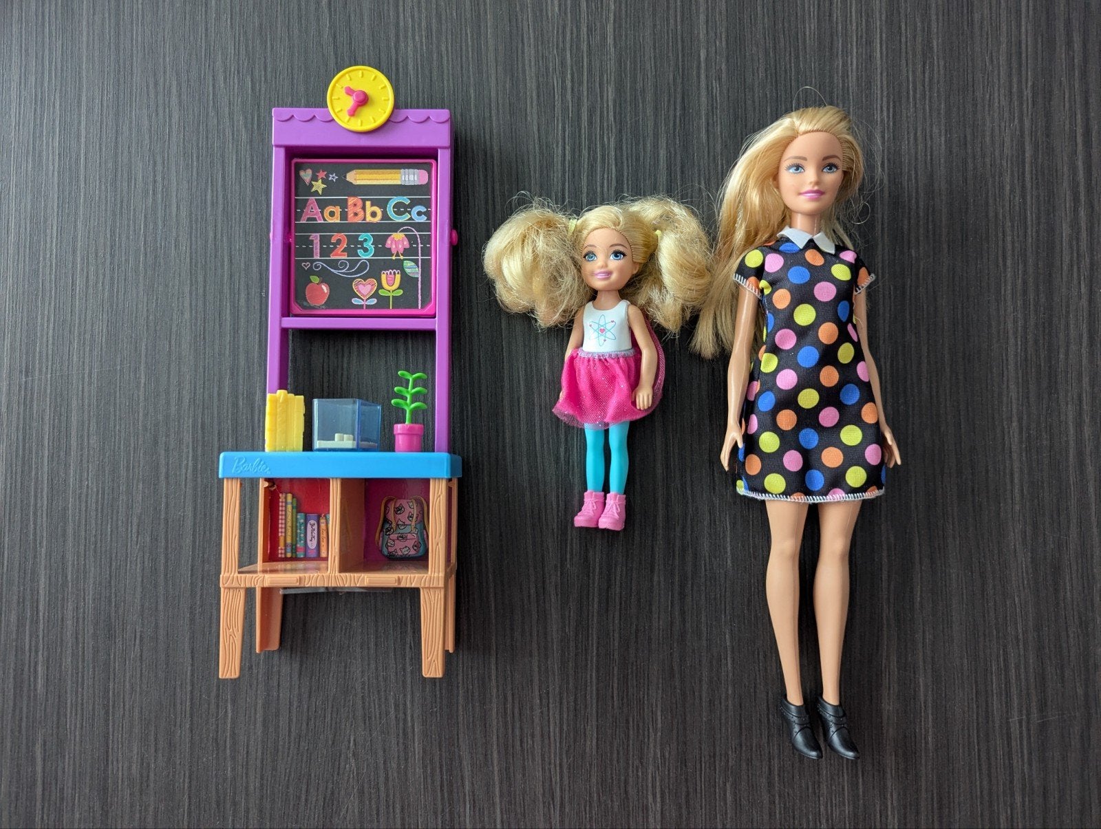 Barbie geeft les, Kinderen en Baby's, Speelgoed | Poppen, Ophalen of Verzenden, Zo goed als nieuw, Barbie