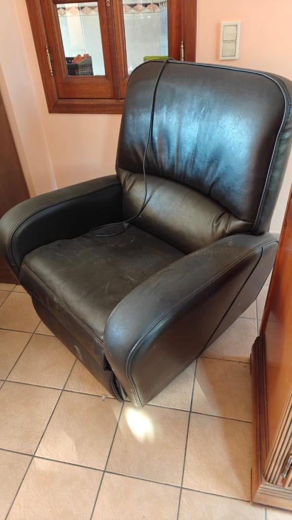 Fauteuil relax en cuir - commande électrique, Maison & Meubles, Fauteuils, Utilisé, Cuir, 75 à 100 cm, 75 à 100 cm, Enlèvement