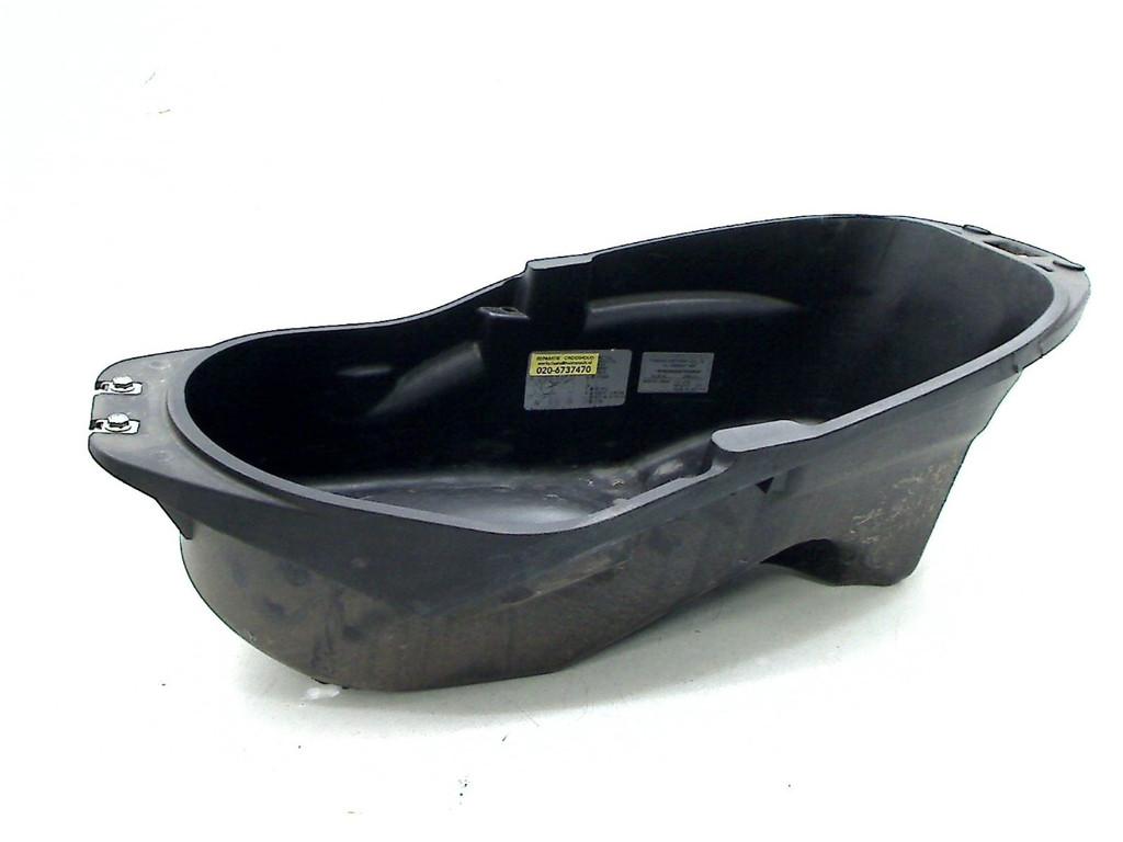 HELMBAK Piaggio New Fly (01-2012/12-2017) (673091), Piaggio, Gebruikt, P.J. Troelstraweg 8 8
3144 CX  MAASSLUIS, NL, Info@cama-motorparts.nl