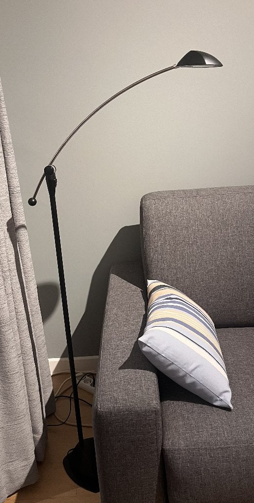 Lampadaire liseuse design noir – Tête orientable, Maison & Meubles, Lampes | Lampadaires, Utilisé, 100 à 150 cm, Métal, Enlèvement