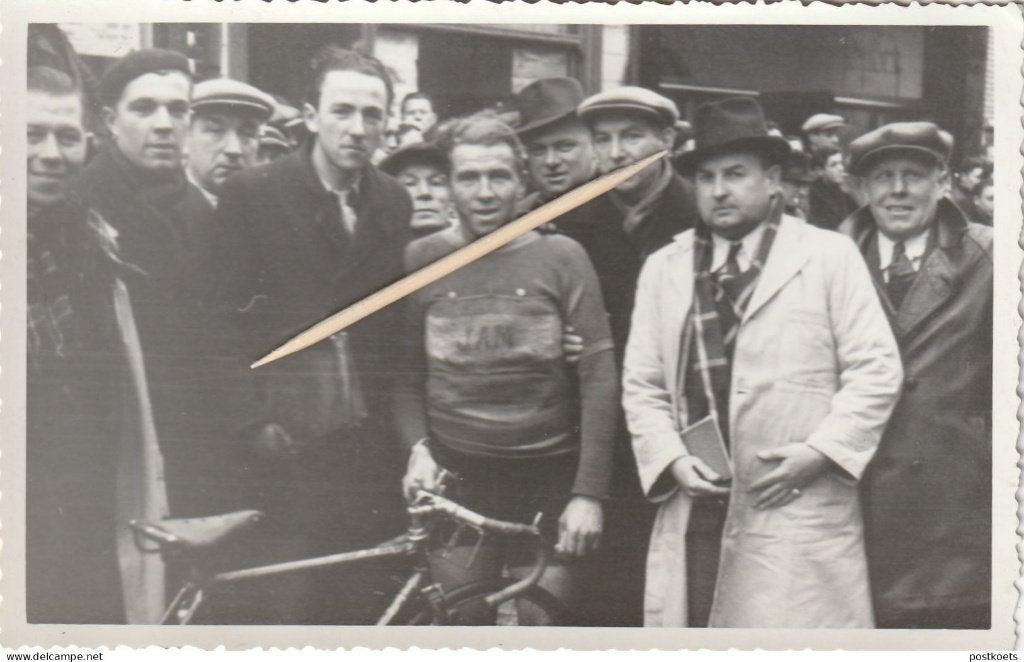 Le cycliste Louis De Boeck, Enlèvement ou Envoi