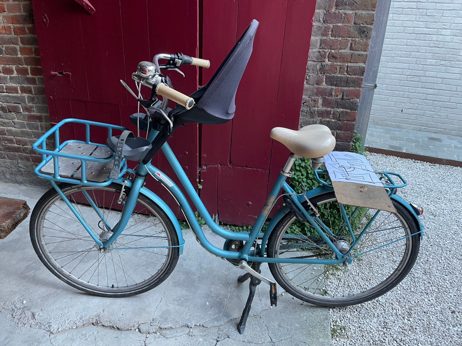 Damesfiets met voordrager + Bobike kinderzitje, Fietsen en Brommers, Ophalen, Zo goed als nieuw