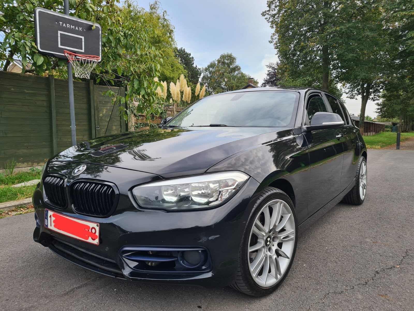 Bmw 116i facelift benzine euro 6 Mlook, Autos, Achat, Euro 6, Noir, 5 portes