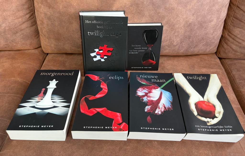 Serie Twilight Stephenie Meyer, Boeken, Ophalen of Verzenden, Zo goed als nieuw