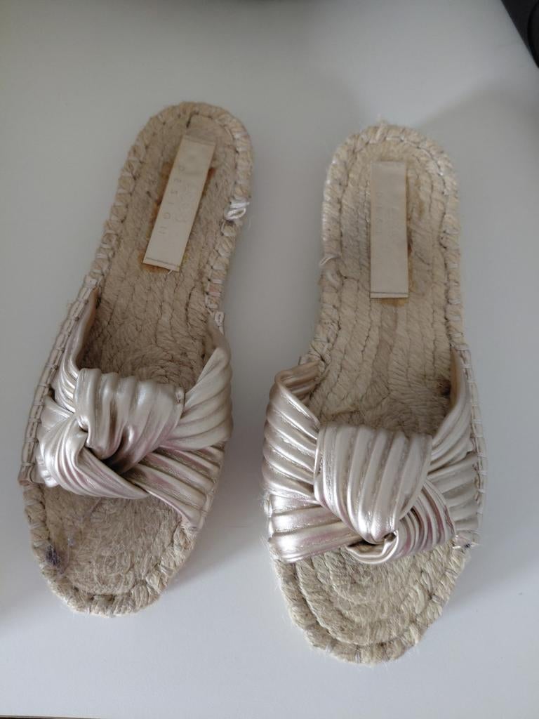 Slippers maat 38, Ophalen
