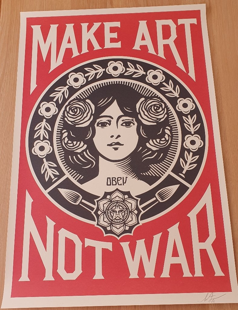 Fairey (Obey), Make art not war, rode versie, 2000 tot heden, Ophalen of Verzenden, Gesigneerd, 90 cm