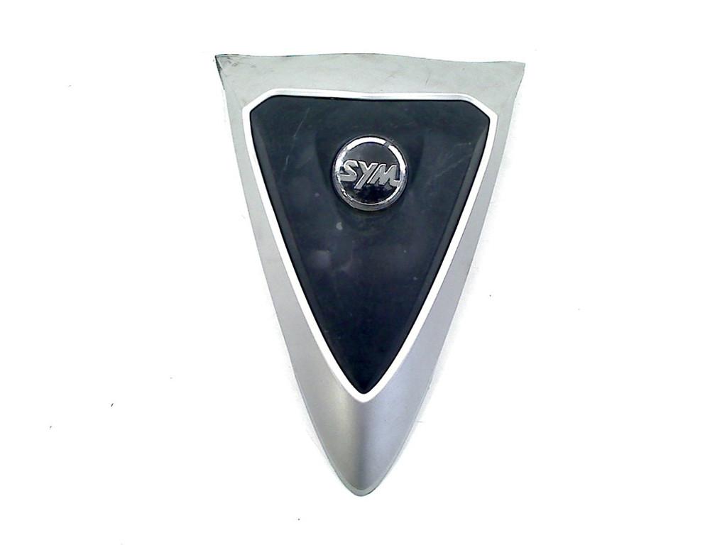 FRONT COVER Sym Symphony ST 50 4T 2017-2020 (E4), P.J. Troelstraweg 8 8
3144 CX  MAASSLUIS, NL, Info@cama-motorparts.nl, Utilisé