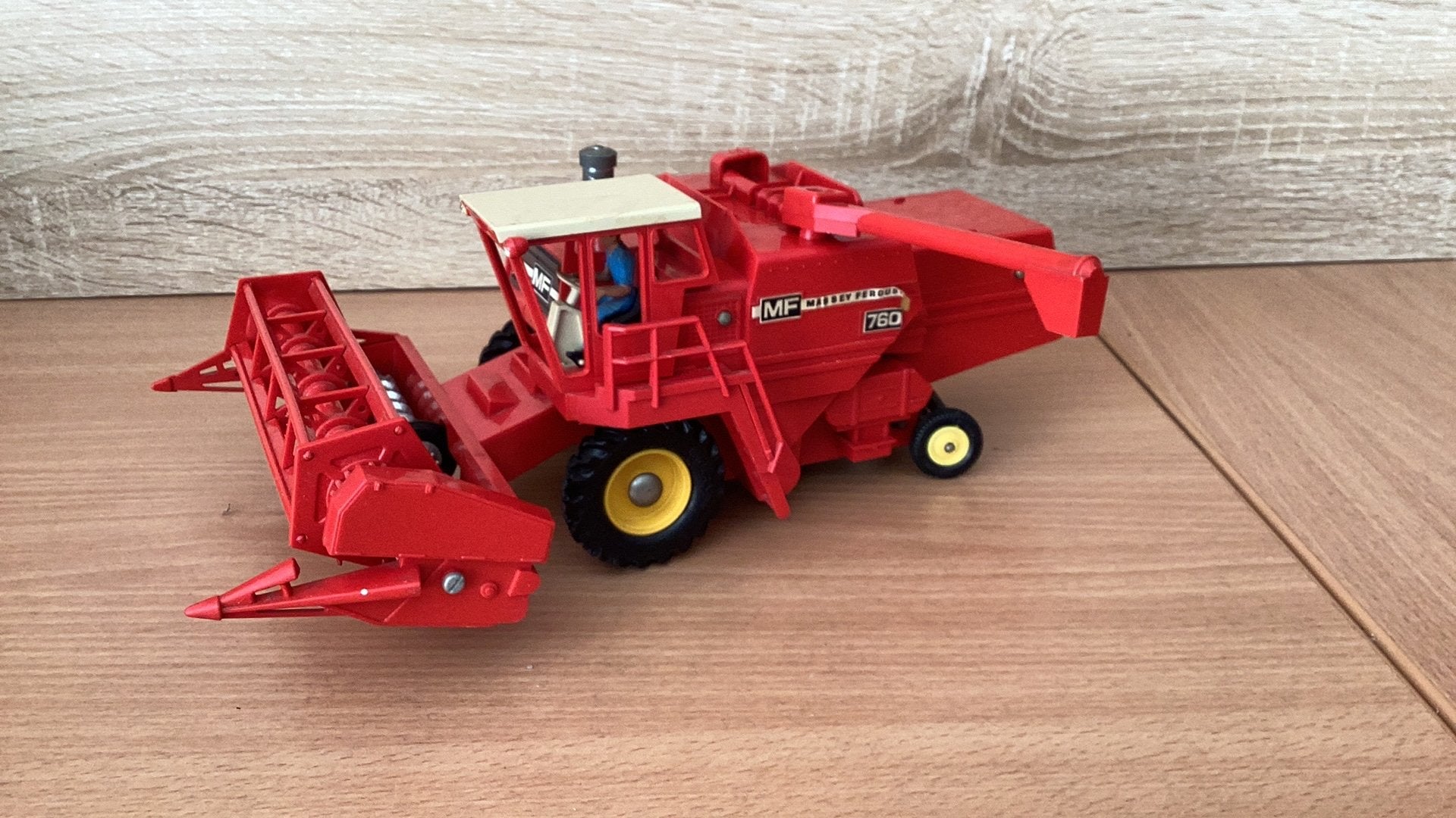 Britains MF 760, Ophalen of Verzenden, Zo goed als nieuw, Britains