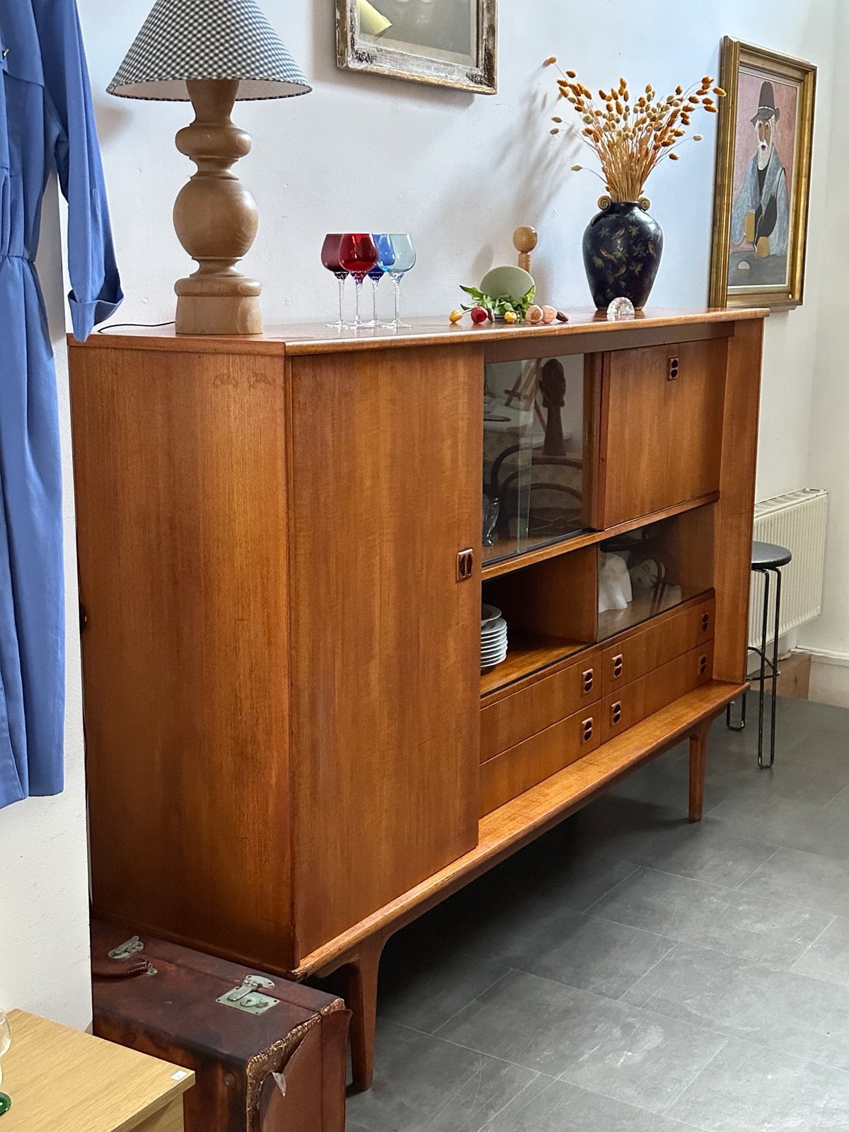 Grand buffet bar / vitrine scandinave en teck, années 70, Maison & Meubles, Enlèvement, Comme neuf