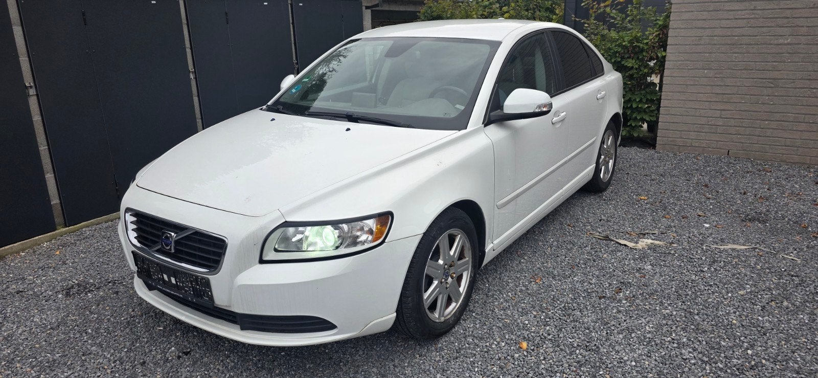 VOLVO S40 1.6D AIRCO LEDER CRUISE PDC TREKHAAK ALU WEINIG KM, Autos, Cuir, Attache-remorque, Boîte manuelle, 5 portes