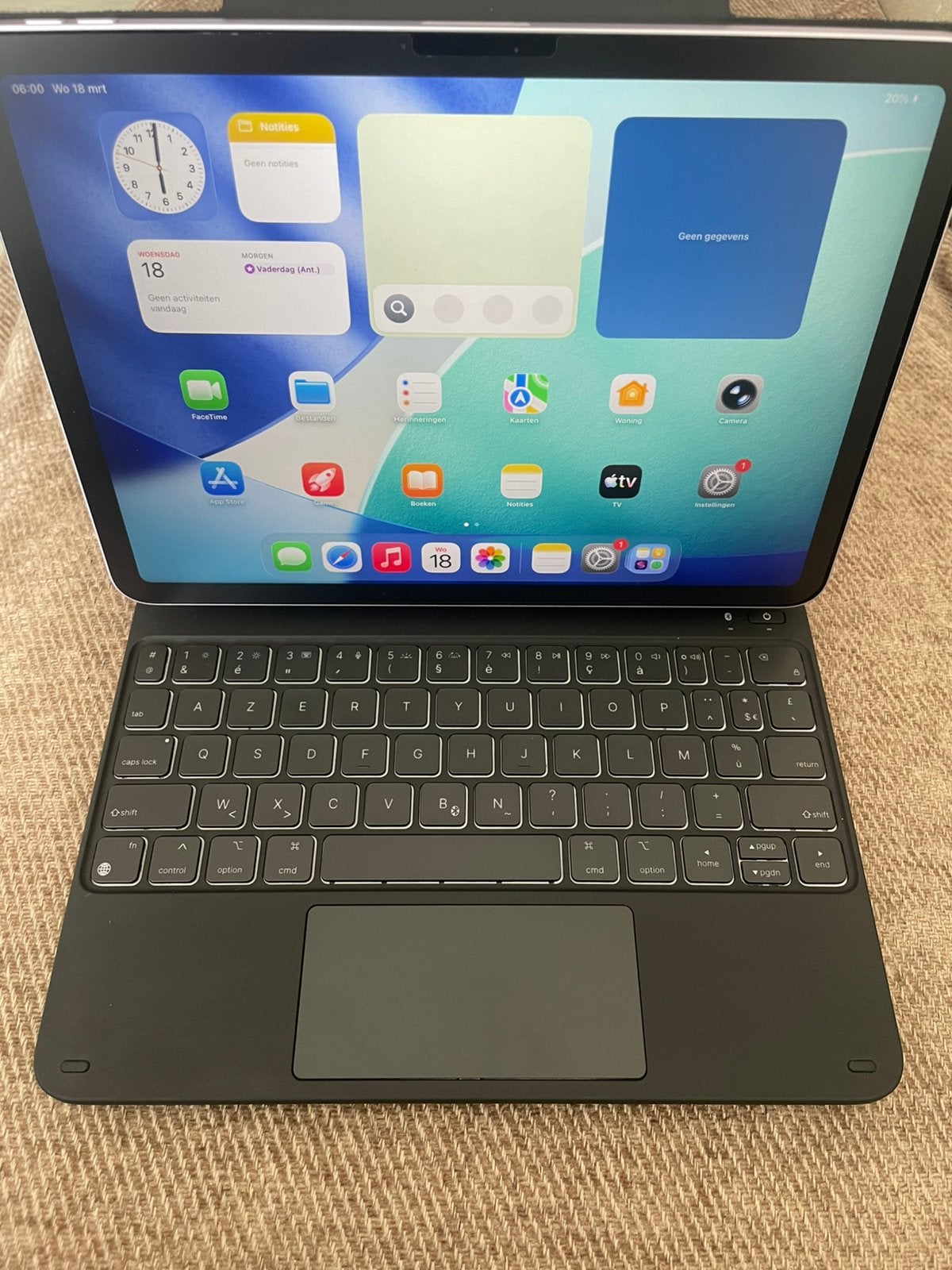 NIEUWSTAAT iPad Air 11 inch (M3) wifi 128 gb + Toetsenbord, Computers en Software, Apple iPads, Ophalen, Overige kleuren, Apple iPad Air
